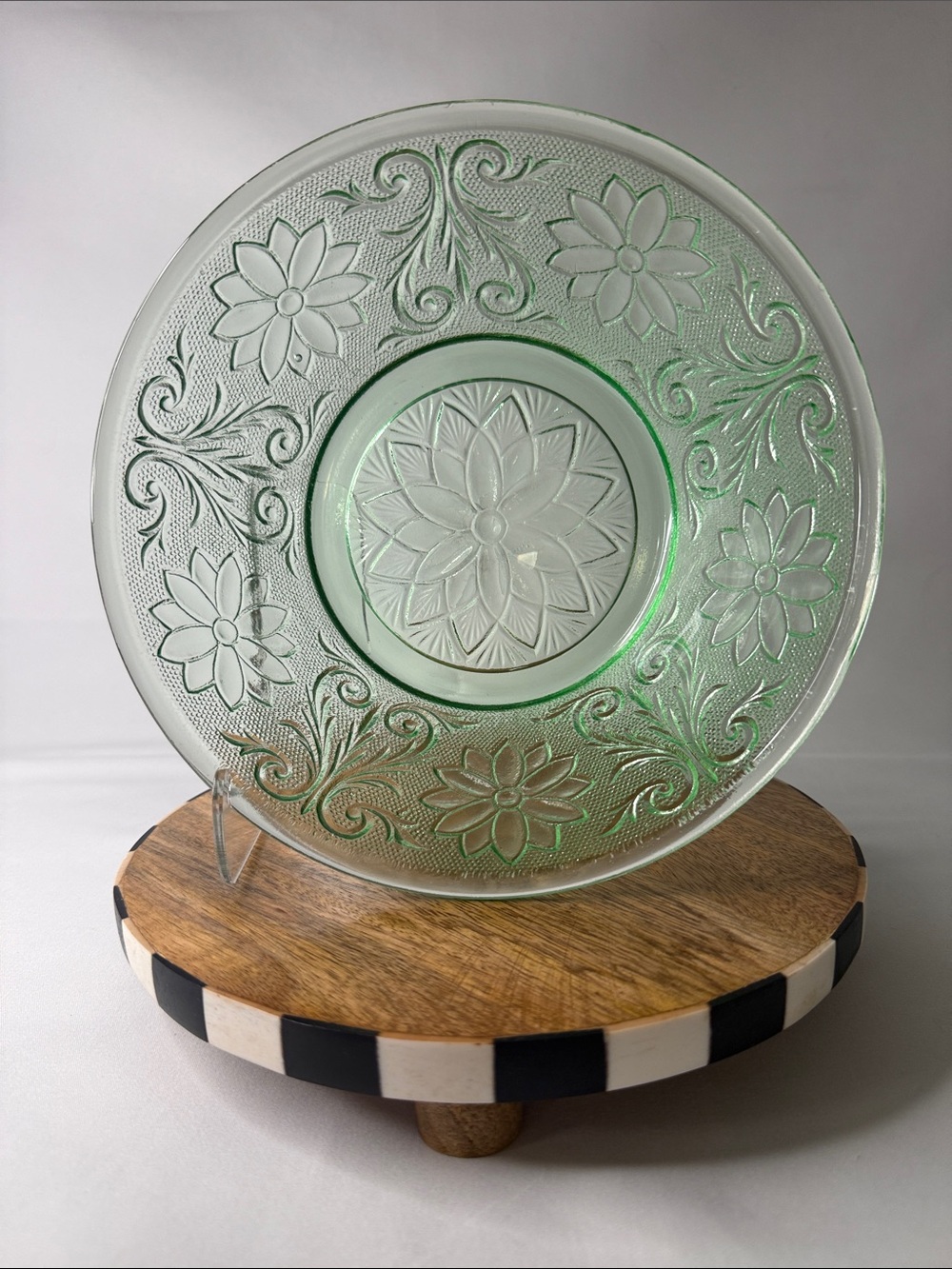 Tiara Exclusives glass bowl -Green Chantilly Glass  - 8.5x3 inches